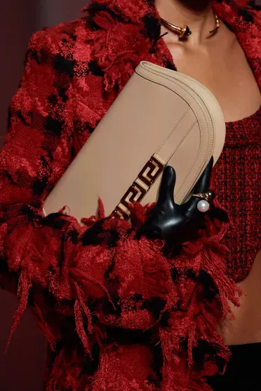 Versace Fall/Winter 2022-2023, Prêt-à-Porter | Ready-to-Wear Versace Fall/Winter 2022-2023, Prêt-à-Porter | Ready-to-Wear