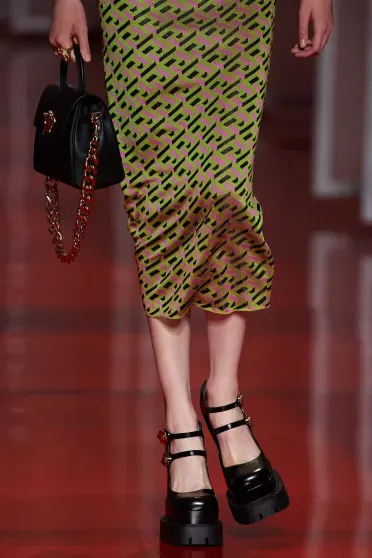 Versace Fall/Winter 2022-2023, Prêt-à-Porter | Ready-to-Wear Versace Fall/Winter 2022-2023, Prêt-à-Porter | Ready-to-Wear
