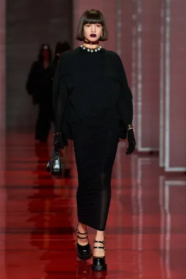 Versace Fall/Winter 2022-2023, Prêt-à-Porter | Ready-to-Wear Versace Fall/Winter 2022-2023, Prêt-à-Porter | Ready-to-Wear