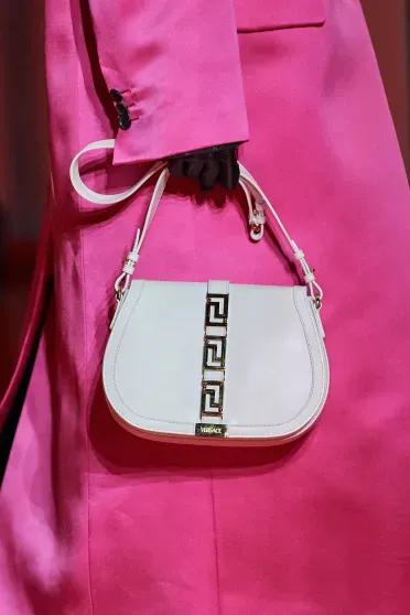 Versace Fall/Winter 2022-2023, Prêt-à-Porter | Ready-to-Wear Versace Fall/Winter 2022-2023, Prêt-à-Porter | Ready-to-Wear