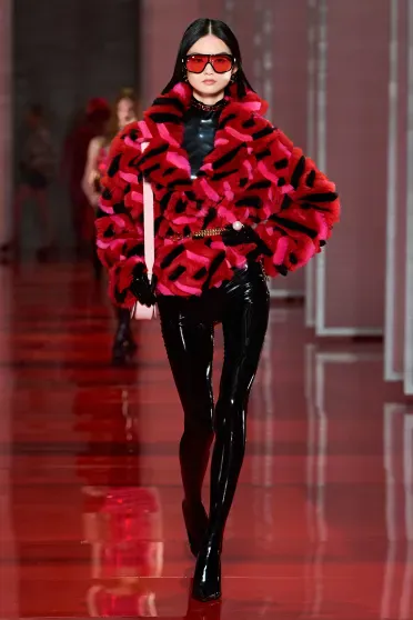 Versace Fall/Winter 2022-2023, Prêt-à-Porter | Ready-to-Wear Versace Fall/Winter 2022-2023, Prêt-à-Porter | Ready-to-Wear