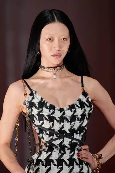 Versace Fall/Winter 2022-2023, Prêt-à-Porter | Ready-to-Wear Versace Fall/Winter 2022-2023, Prêt-à-Porter | Ready-to-Wear