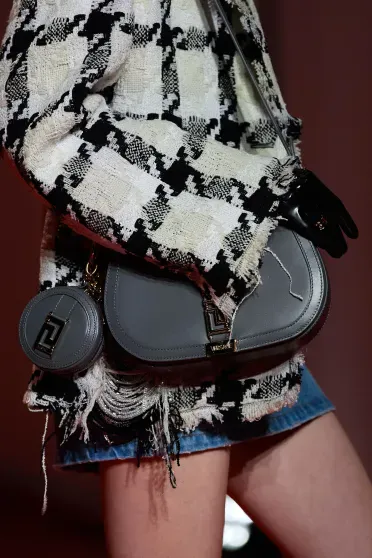 Versace Fall/Winter 2022-2023, Prêt-à-Porter | Ready-to-Wear Versace Fall/Winter 2022-2023, Prêt-à-Porter | Ready-to-Wear