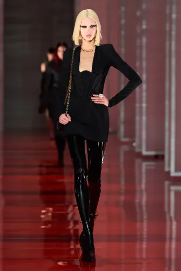 Versace Fall/Winter 2022-2023, Prêt-à-Porter | Ready-to-Wear Versace Fall/Winter 2022-2023, Prêt-à-Porter | Ready-to-Wear
