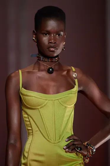 Versace Fall/Winter 2022-2023, Prêt-à-Porter | Ready-to-Wear Versace Fall/Winter 2022-2023, Prêt-à-Porter | Ready-to-Wear