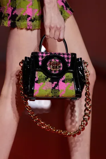 Versace Fall/Winter 2022-2023, Prêt-à-Porter | Ready-to-Wear Versace Fall/Winter 2022-2023, Prêt-à-Porter | Ready-to-Wear