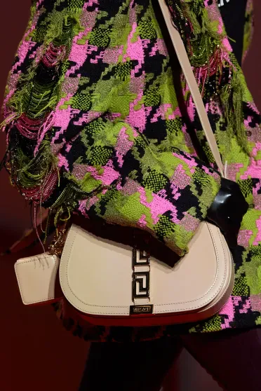 Versace Fall/Winter 2022-2023, Prêt-à-Porter | Ready-to-Wear Versace Fall/Winter 2022-2023, Prêt-à-Porter | Ready-to-Wear