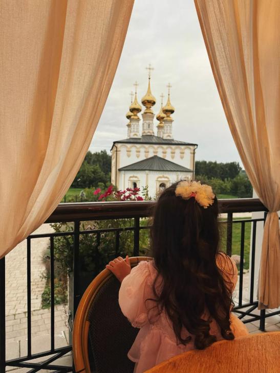 Равшана Куркова поделилась моментами семейного путешествия с детьми Гаспаром и Самирой
Равшана Куркова поделилась моментами семейного путешествия с детьми Гаспаром и Самирой