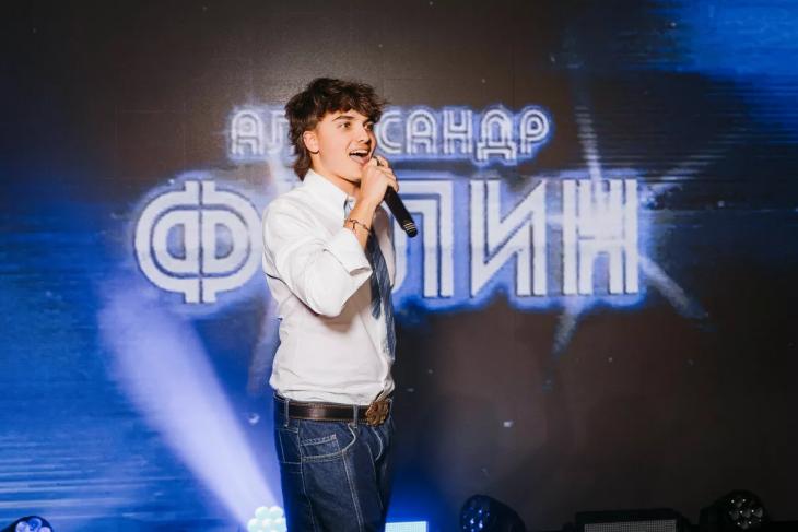 
                Игорь и Ольга Крутые, Филипп Киркоров, Лолита и другие звёзды на традиционной закрытой вечеринке HELLO! в рамках &laquo;Новой волны 2026&raquo;            
