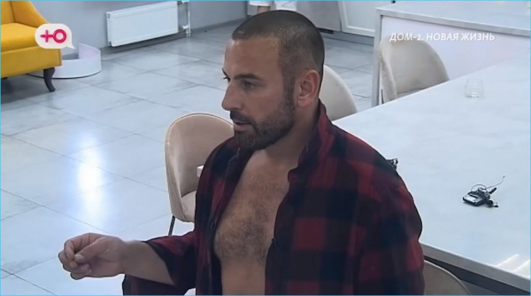 Алексей Адеев с горя запел, чтобы соответствовать Иване Михайличенко Алексей Адеев с горя запел, чтобы соответствовать Иване Михайличенко