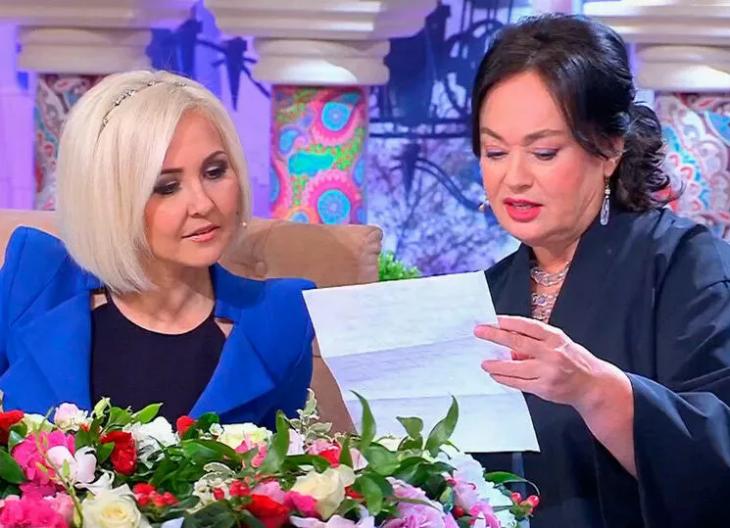 Лариса Гузеева о бывшей соведущей Василисе Володиной: "Она нас предала!"
Лариса Гузеева о бывшей соведущей Василисе Володиной: "Она нас предала!"