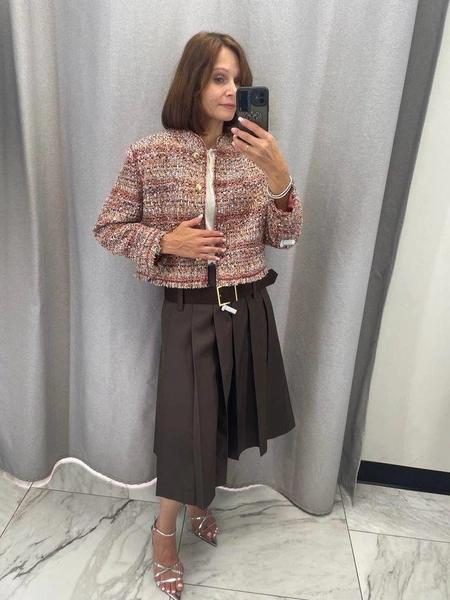 Твидовый жакет в стиле Chanel — модная необходимость этой осени Твидовый жакет в стиле Chanel — модная необходимость этой осени