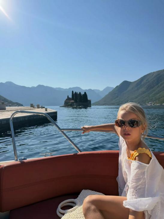Нюша показала, как отдыхает на море с мамой и двумя детьми
Нюша показала, как отдыхает на море с мамой и двумя детьми