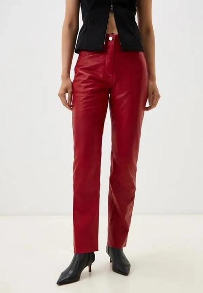 Красные кожаные брюки&nbsp;&mdash; главный модный вызов осени-2026