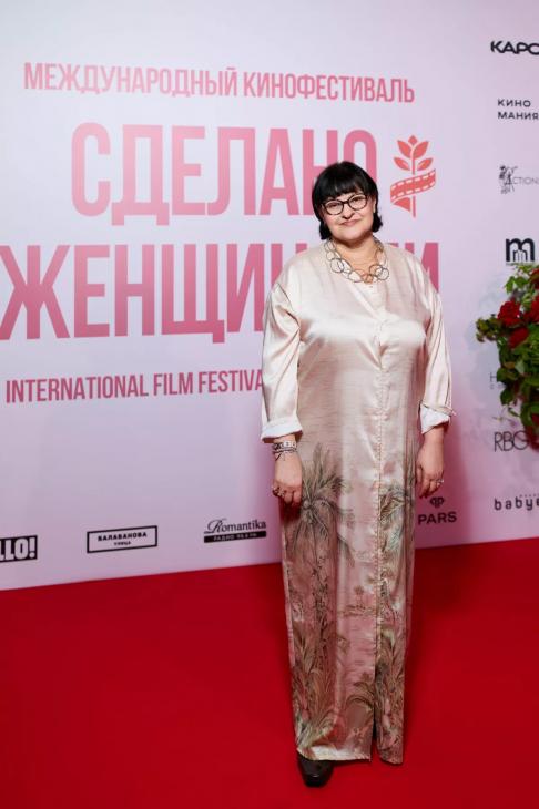 Елена Лядова, Михаил Тройник, Маруся Фомина, Стася Толстая и другие звезды на закрытии кинофестиваля "Сделано женщинами"
Елена Лядова, Михаил Тройник, Маруся Фомина, Стася Толстая и другие звезды на закрытии кинофестиваля "Сделано женщинами"