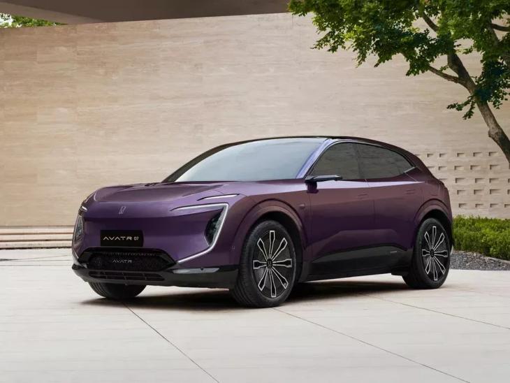 Два кроссовера Geely, Jeland с плюсом, новый Avatr и дизельный Changan — главные события в мире авто
Два кроссовера Geely, Jeland с плюсом, новый Avatr и дизельный Changan — главные события в мире авто