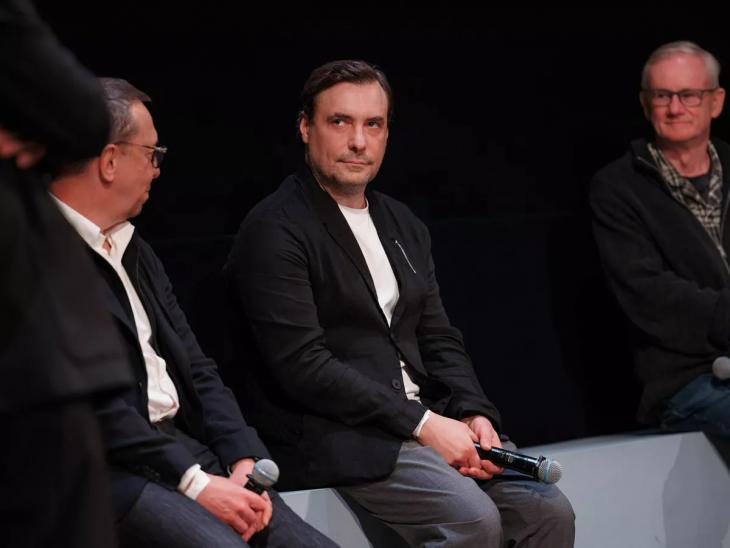 Евгений Цыганов в интервью HELLO! о «Ветке сирени» и семейной традиции с Юлией Снигирь
Евгений Цыганов в интервью HELLO! о «Ветке сирени» и семейной традиции с Юлией Снигирь
