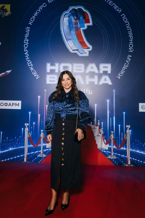 Элегантный фурор: Ольга Крутая на «Новой волне 2026»
Элегантный фурор: Ольга Крутая на «Новой волне 2026»