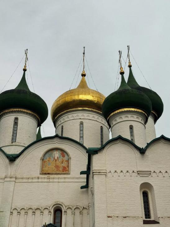 Равшана Куркова поделилась моментами семейного путешествия с детьми Гаспаром и Самирой
Равшана Куркова поделилась моментами семейного путешествия с детьми Гаспаром и Самирой