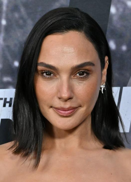 Галь Гадот на премьере «Бегущей»
Галь Гадот на премьере «Бегущей»