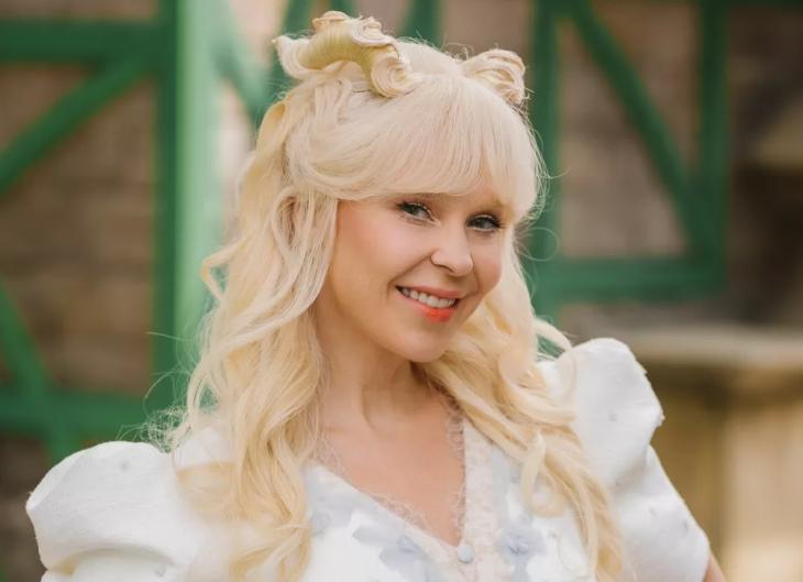 
                Пелагея рассказала HELLO! о том, как съёмки в кино укрепили её веру в любовь            