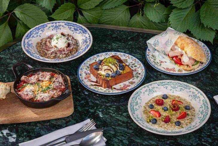 Фестиваль BreakFest в Москве: крабовая вафля, яйцо по-шотландски и большой сырник с черничной сгущенкой
Фестиваль BreakFest в Москве: крабовая вафля, яйцо по-шотландски и большой сырник с черничной сгущенкой