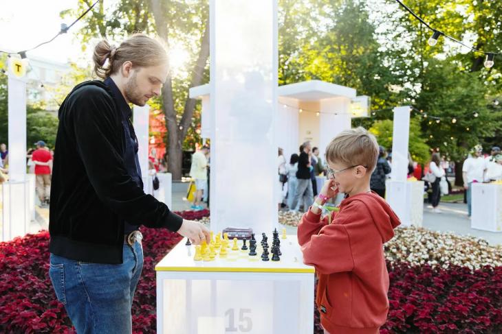 
                25&ndash;26 июля 2026 года Сад &laquo;Эрмитаж&raquo; принимал седьмой фестиваль Chess & Jazz            