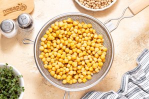 Хумус с соусом песто Хумус с соусом песто