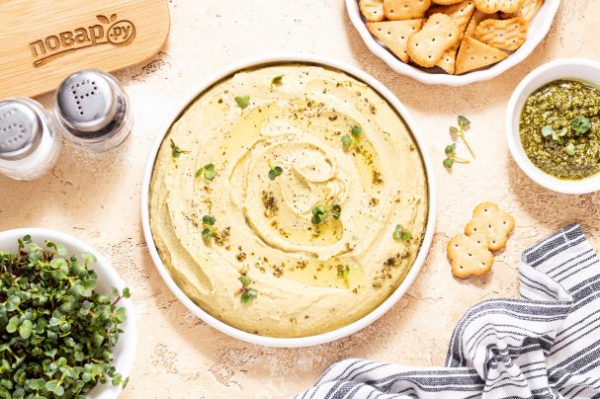 Хумус с соусом песто Хумус с соусом песто