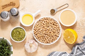 Хумус с соусом песто Хумус с соусом песто