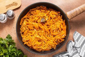 Капуста тушеная с луком Капуста тушеная с луком