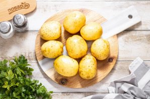 Картофель в фольге в духовке