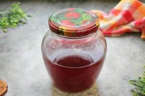 Наливка из крыжовника и чёрной смородины Наливка из крыжовника и чёрной смородины