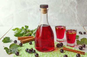 Настойка из черной смородины Настойка из черной смородины