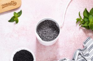 Панна котта с черным кунжутом