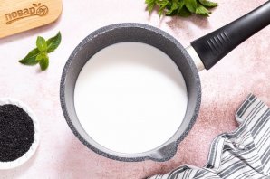 Панна котта с черным кунжутом Панна котта с черным кунжутом