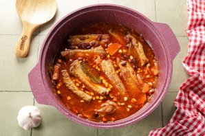 Ребрышки с фасолью Ребрышки с фасолью
