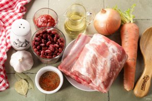 Ребрышки с фасолью Ребрышки с фасолью