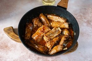 Ребрышки в соусе