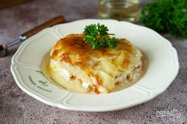 Рыба с картофелем, запеченные под майонезом Рыба с картофелем, запеченные под майонезом