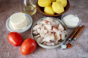 Рыба с картофелем, запеченные под майонезом Рыба с картофелем, запеченные под майонезом