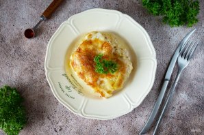 Рыба с картофелем, запеченные под майонезом Рыба с картофелем, запеченные под майонезом