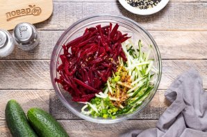Салат из свеклы с огурцами Салат из свеклы с огурцами
