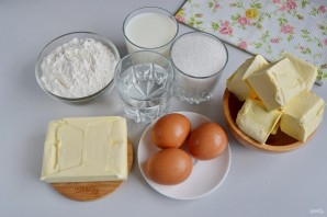Торт "Наполеон" классический (из домашнего теста) Торт "Наполеон" классический (из домашнего теста)