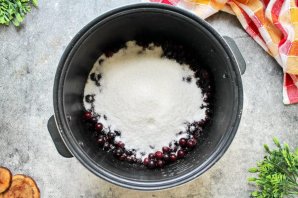 Варенье из смородины в мультиварке Варенье из смородины в мультиварке