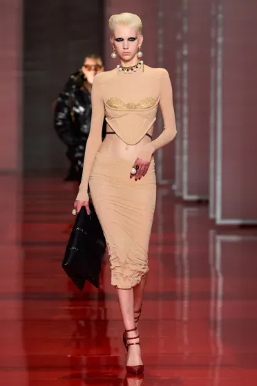 Versace Fall/Winter 2022-2023, Prêt-à-Porter | Ready-to-Wear Versace Fall/Winter 2022-2023, Prêt-à-Porter | Ready-to-Wear