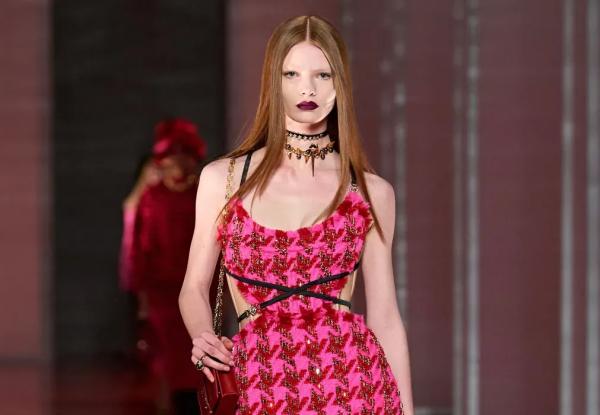 Versace Fall/Winter 2022-2023, Prêt-à-Porter | Ready-to-Wear Versace Fall/Winter 2022-2023, Prêt-à-Porter | Ready-to-Wear