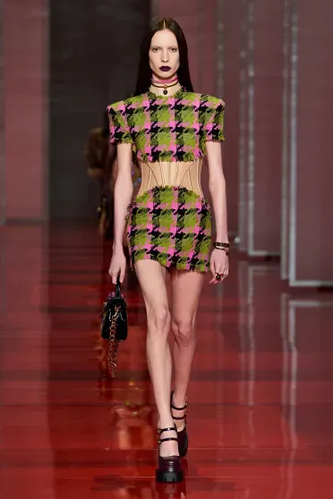 Versace Fall/Winter 2022-2023, Prêt-à-Porter | Ready-to-Wear Versace Fall/Winter 2022-2023, Prêt-à-Porter | Ready-to-Wear