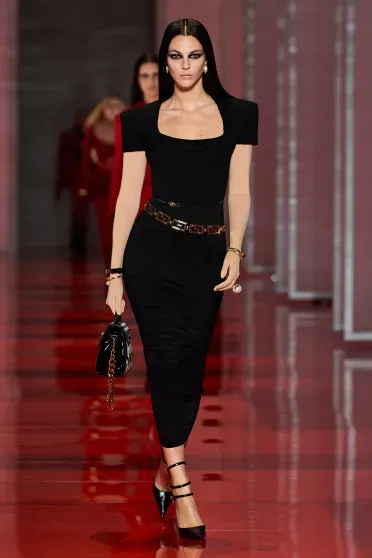 Versace Fall/Winter 2022-2023, Prêt-à-Porter | Ready-to-Wear Versace Fall/Winter 2022-2023, Prêt-à-Porter | Ready-to-Wear