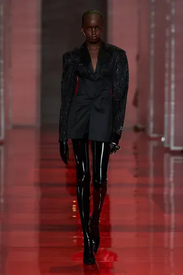 Versace Fall/Winter 2022-2023, Prêt-à-Porter | Ready-to-Wear Versace Fall/Winter 2022-2023, Prêt-à-Porter | Ready-to-Wear